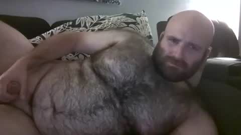 Snapshot of hairiestbear chatting on October 6, 5:25 am Hairiest Bear online show from October 6, 5:25 am