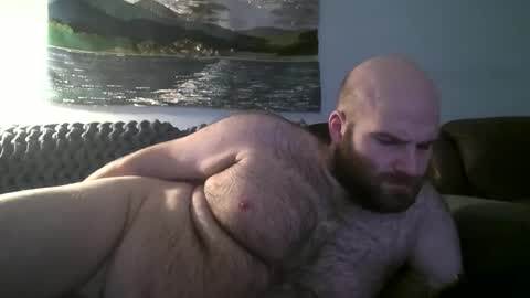Snapshot of hairiestbear chatting on January 15, 3:11 am Hairiest Bear online show from January 15, 3:11 am