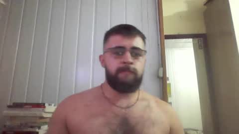 Snapshot of hairy_man_69_ chatting on February 28, 1:47 am horny online show from February 28, 1:47 am