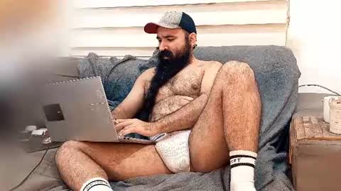 Hairy Beard Smoker online show from June 27, 8:04 pm