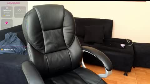 hairyncuteass online show from October 23, 3:35 pm