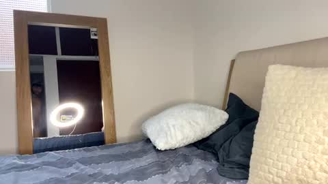 Independent       model  online show from February 25, 10:42 pm