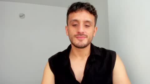 halle_1 online show from June 13, 7:13 pm
