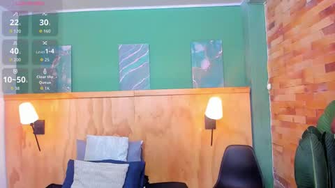 Halley Lorens online show from March 27, 7:15 pm