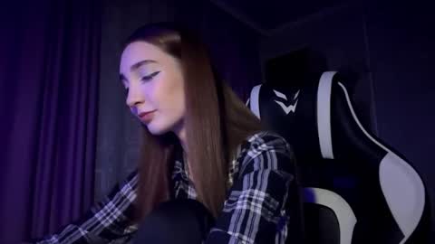 Holly online show from November 26, 9:00 pm