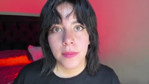 Hanah Montana Independent model online show from December 3, 4:33 pm