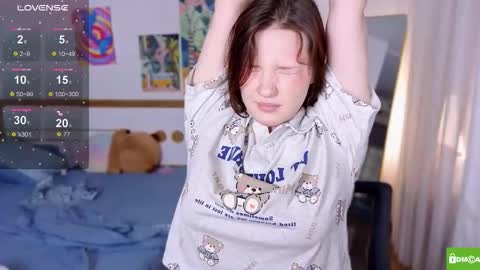 hanahwoods online show from November 25, 2:43 am