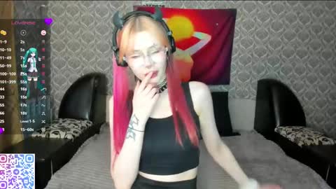 Tori and Asuna online show from April 22, 9:49 am