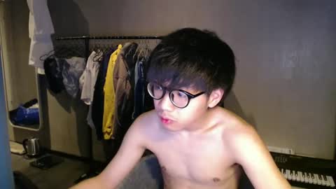 handsome_mannn online show from April 28, 7:07 pm