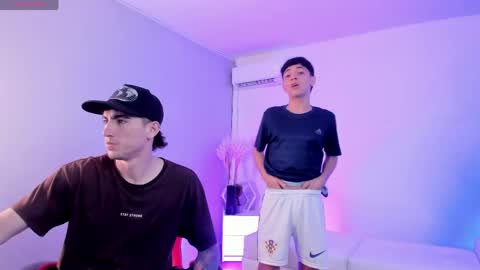 leonardfarrucknick and otis online show from April 22, 3:24 am