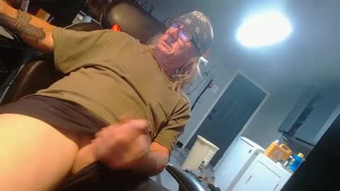 handystud33 online show from September 19, 2:10 pm