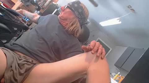 handystud33 online show from April 25, 4:59 pm