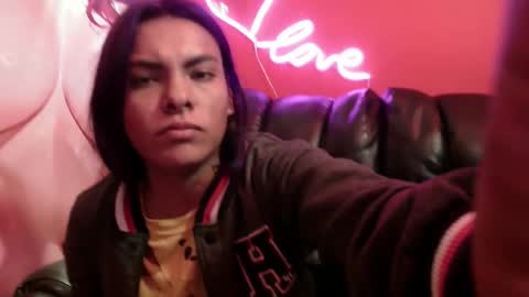 Hanna online show from November 9, 6:43 pm