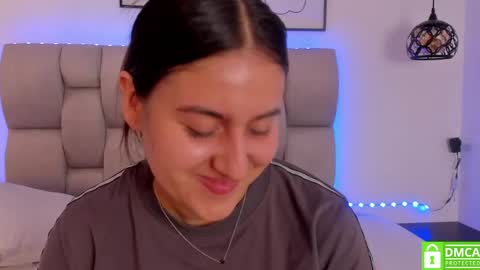 hanna__evans_ online show from April 21, 11:39 am