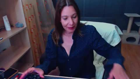 hanna_ha online show from April 22, 7:10 pm