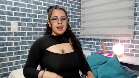 hanna_moons online show from March 7, 1:27 am