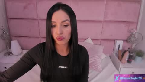 Snapshot of hanna_taylorr chatting on October 7, 3:02 am  Hanna  online show from October 7, 3:02 am