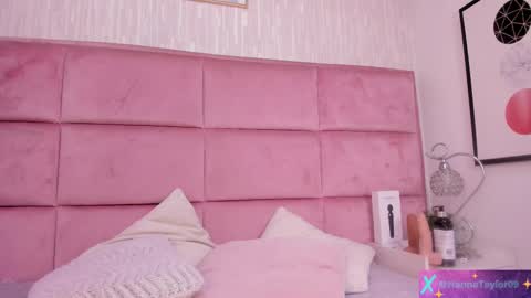 Snapshot of hanna_taylorr chatting on October 10, 4:07 am  Hanna  online show from October 10, 4:07 am