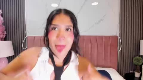 Hanna  online show from June 19, 8:15 pm
