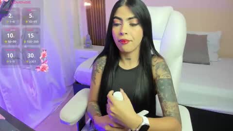 Hanna  online show from March 27, 8:10 pm