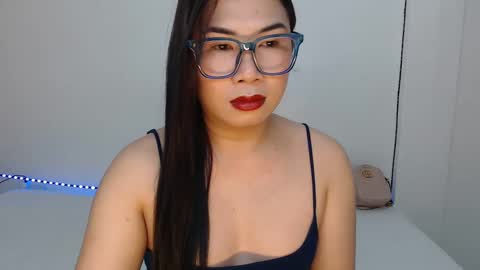 Snapshot of hannabanana_ts chatting on March 11, 6:41 am Hannah online show from March 11, 6:41 am