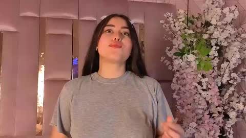 Snapshot of hannacollins_2 chatting on October 11, 2:11 pm Hanna Collins online show from October 11, 2:11 pm