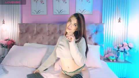 hannadanniels online show from February 12, 2:42 pm