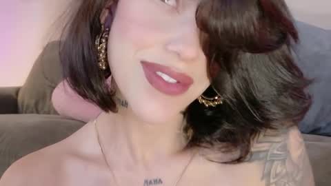 Hannah  online show from April 11, 1:54 am