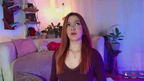 hannah_lovee online show from May 12, 2:42 am