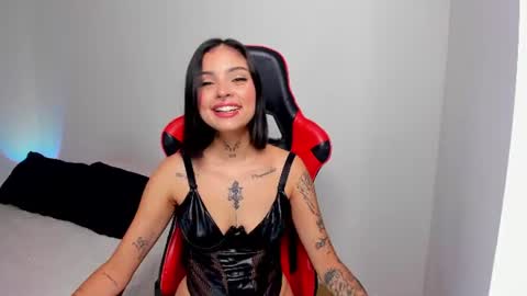 Hannah Milton online show from July 26, 2:31 am