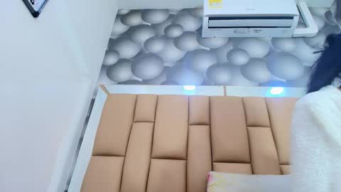 hannah_teehn online show from December 2, 7:12 pm