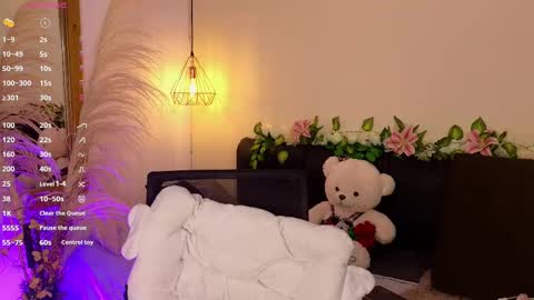 Snapshot of hannah_williams1 chatting on September 30, 9:25 pm Hannah Williams online show from September 30, 9:25 pm