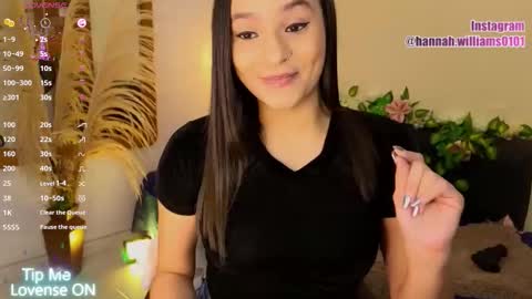 Hannah Williams online show from November 17, 8:44 pm