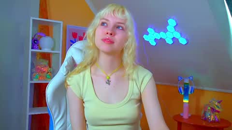Hannah online show from May 31, 6:23 am