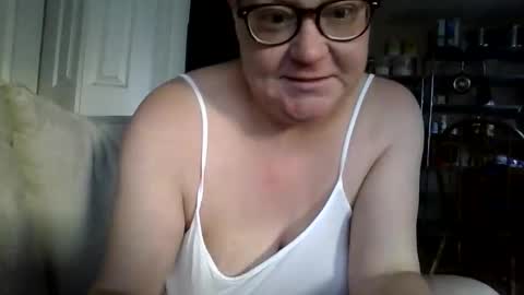 hannahjoyk online show from May 30, 10:35 am