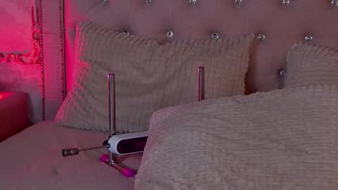 Pearl online show from October 28, 4:13 am