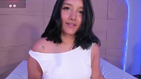 hannahmonttgomery  Help me reach 100 Hands up online show from September 26, 6:49 pm