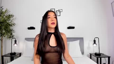 Hanna Os online show from July 6, 11:40 am