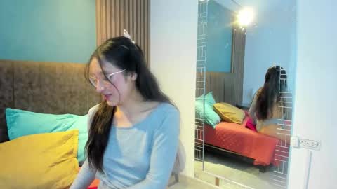 hannawen_ online show from March 26, 9:09 pm