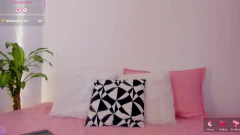 Hanna Williams  online show from February 25, 10:13 pm