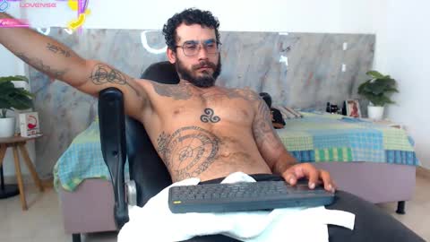hanz_col online show from May 31, 9:16 pm