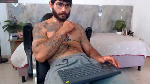 hanz_col online show from June 9, 5:23 pm