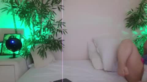 Snapshot of happyalice chatting on October 17, 5:55 am HappyAlice online show from October 17, 5:55 am