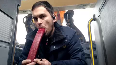 Snapshot of happycock_9inch chatting on February 11, 8:26 am Rommy2K online show from February 11, 8:26 am