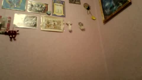 happyemily  online show from November 13, 9:17 pm