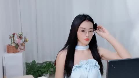 Daisy online show from April 3, 2:02 pm