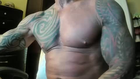 Snapshot of hardbody205a chatting on September 19, 5:33 am hardbody205a online show from September 19, 5:33 am