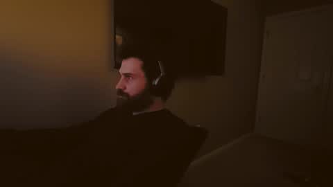 Tom online show from December 7, 11:18 pm