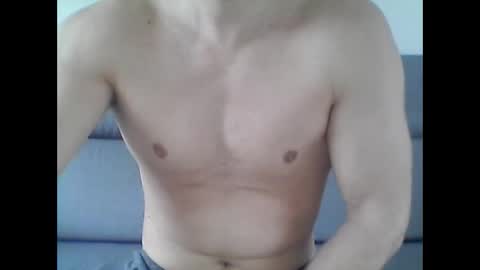 Snapshot of hardwanker75 chatting on February 4, 9:38 am hardwanker75 online show from February 4, 9:38 am