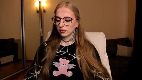 Julia online show from April 21, 5:14 am